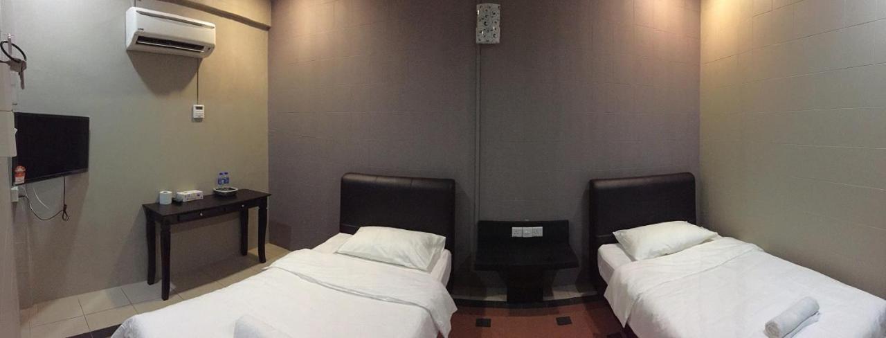 Homestay Muar Exteriör bild