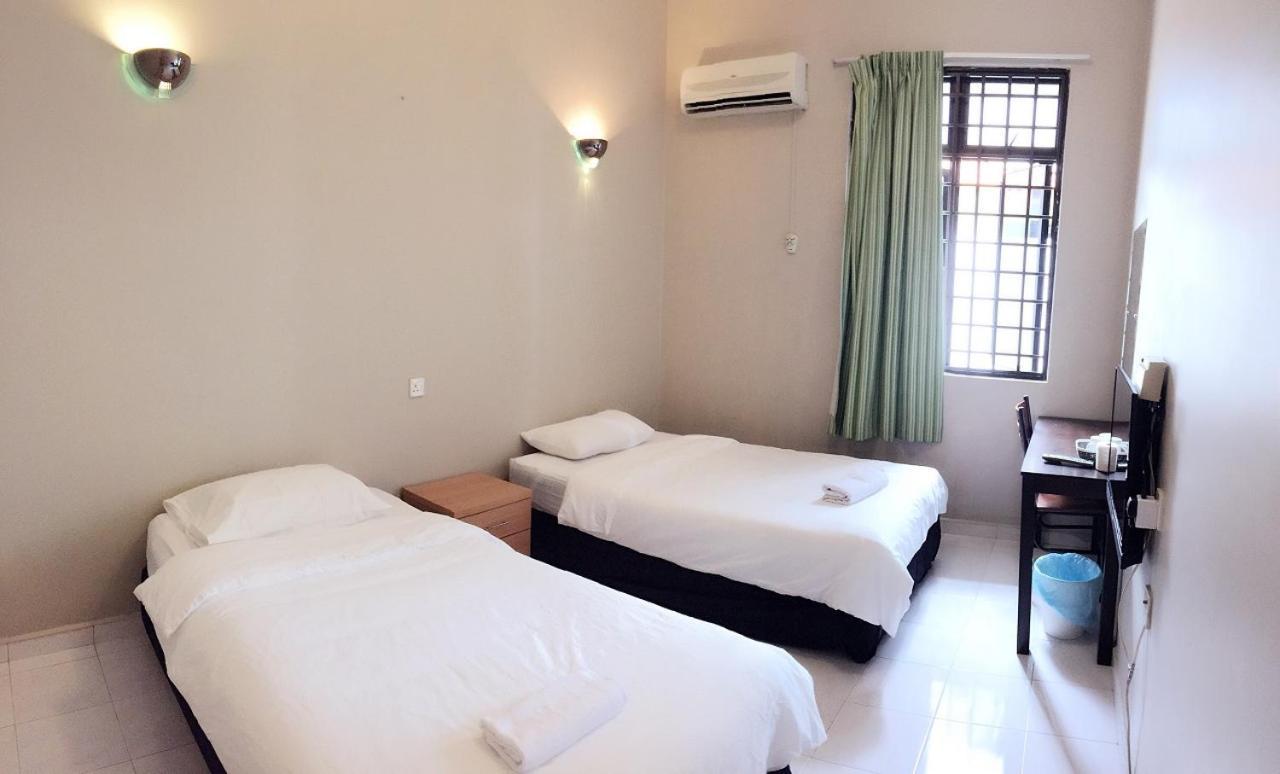 Homestay Muar Exteriör bild